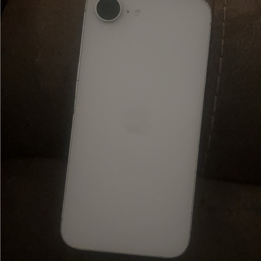 White (iphone 16e)